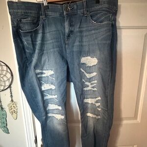 NWT TORRID BOMBSHELL SKINNY DISTRESSED JEANS - 22 Regular